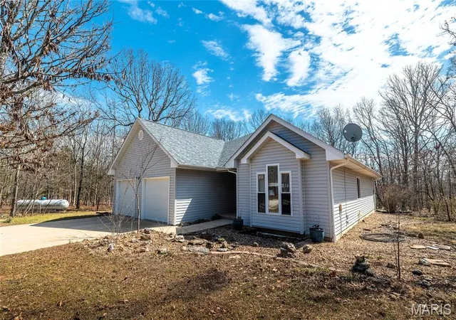 Homes for sale in Newburg, MO | 21500 County Road 7670, Newburg, MO 65550 | MLS# MIS26019871