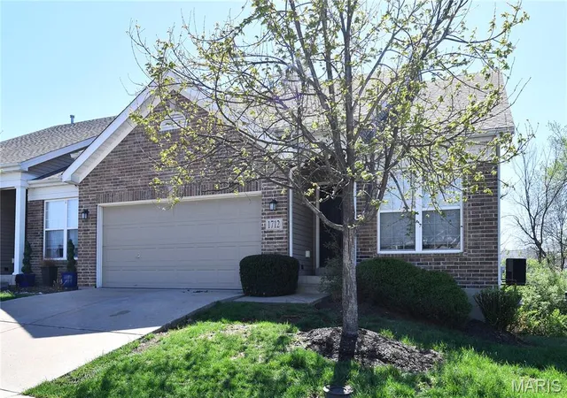 Homes for sale in Fenton, MO | 1712 Preston Centre Dr, Fenton, MO 63026 | MLS# MIS26019889