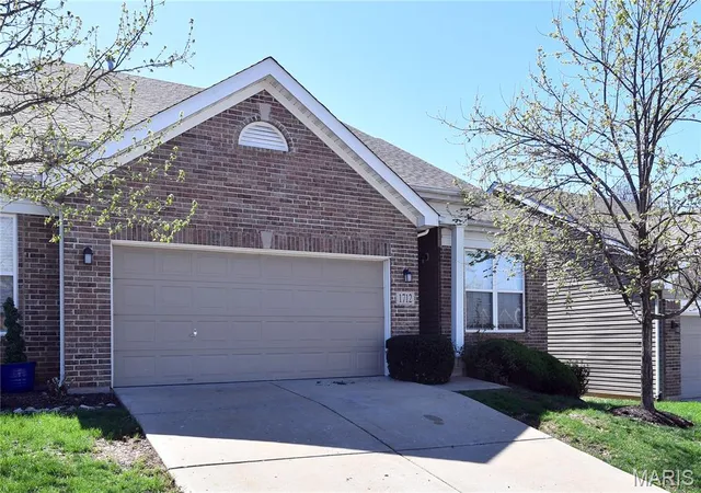 Homes for sale in Fenton, MO | 1712 Preston Centre Dr, Fenton, MO 63026 | MLS# MIS26019889