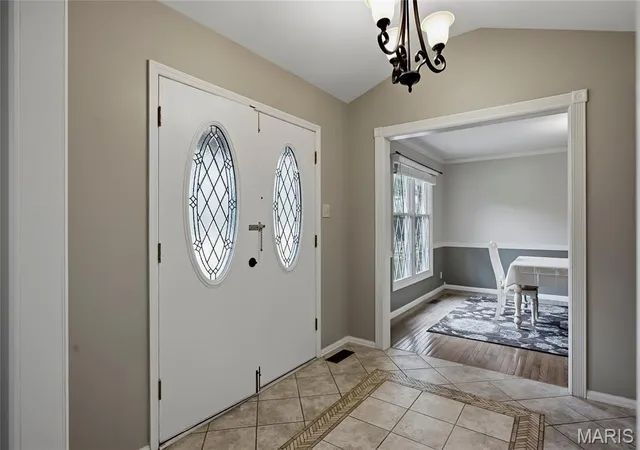 2nd image of 334 Dungate Dr, Chesterfield, MO 63017 | MLS# MIS26019917