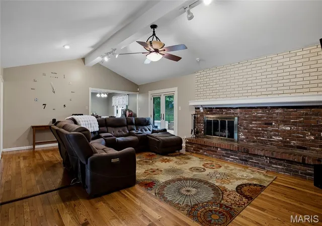 4th image of 334 Dungate Dr, Chesterfield, MO 63017 | MLS# MIS26019917