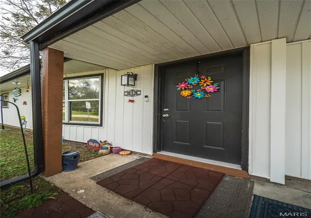 Homes for sale in Dixon, MO | 615 W 4Th St, Dixon, MO 65459 | MLS# MIS26020074