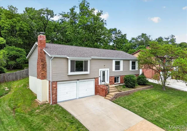 Homes for sale in Manchester, MO | 719 La Bonne Pkwy, Manchester, MO 63021 | MLS# MIS26020118