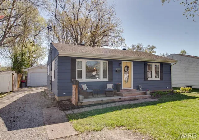 Photo 2 of Single family home for sale at 2509 Alfaretta Ave, Alton, IL 62002 | MLS# MIS26020142 | Listing updated on 2026-07-24