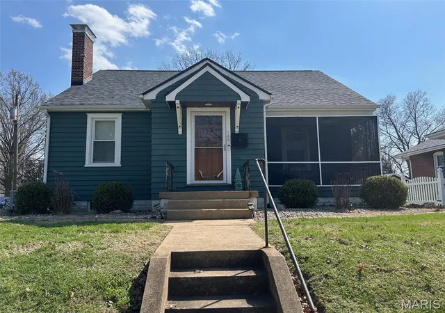 Homes for sale in Belleville, IL | 150 N 31st St, Belleville, IL 62226 | MLS# MIS26020169