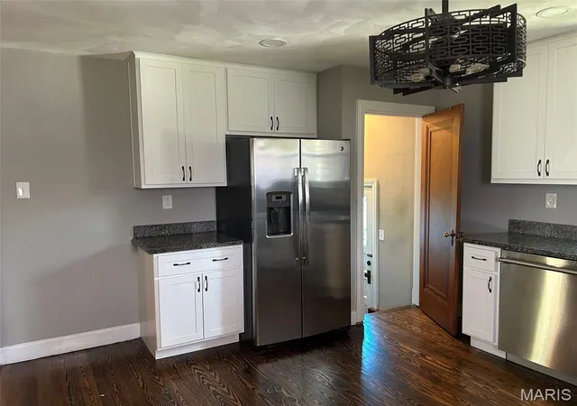 Homes for sale in Belleville, IL | 150 N 31St St, Belleville, IL 62226 | MLS# MIS26020169