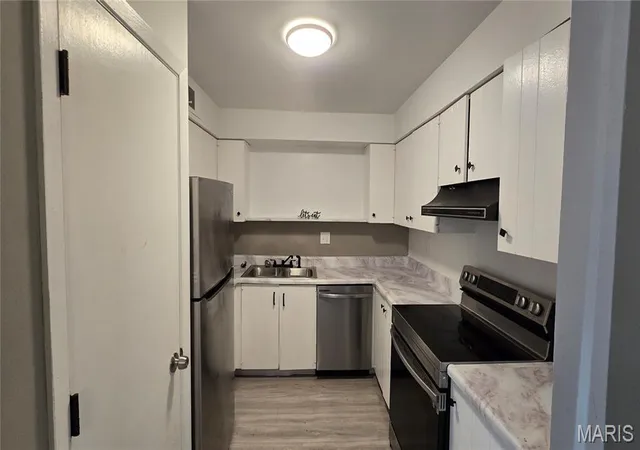 Photo 3 of Condo for sale at 1643 Summer Run Dr #23, Florissant, MO 63033 | MLS# MIS26020177 | Listing updated on 2026-09-23