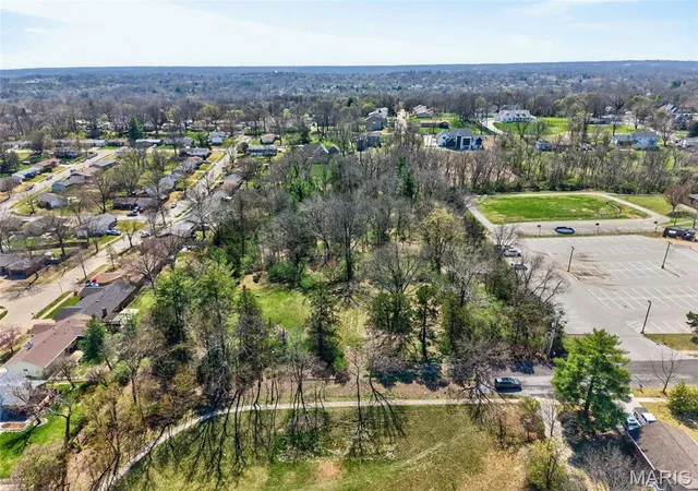 4th image of 1400 Flora Del Dr, Fenton, MO 63026 | MLS# MIS26020227