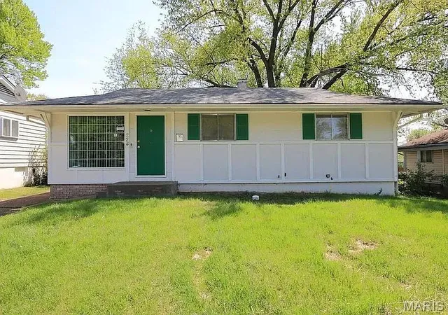 1st image of 224 Roderick Dr, Saint Louis, MO 63137 | MLS# MIS26020311