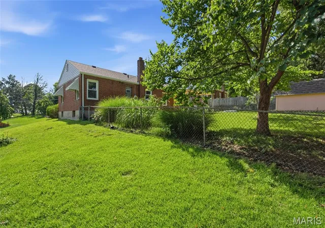 Homes for sale in Webster Groves, MO | 1550 Grant Rd, Webster Groves, MO 63119 | MLS# MIS26020392