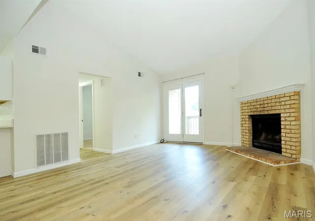 4th image of 1034 Alpine Ridge Dr, Ballwin, MO 63021
