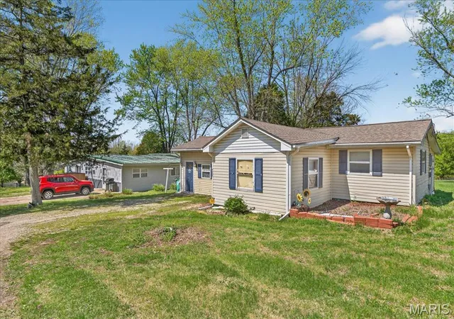 Homes for sale in De Soto, MO | 4267 Old Rd, De Soto, MO 63020 | MLS# MIS26020471