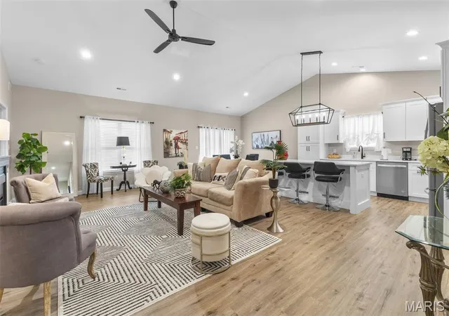 Photo 3 of Single family home for sale at 617 Dogwood Ln, Farmington, MO 63640 | MLS# MIS26020550 | Listing updated on 2026-09-30