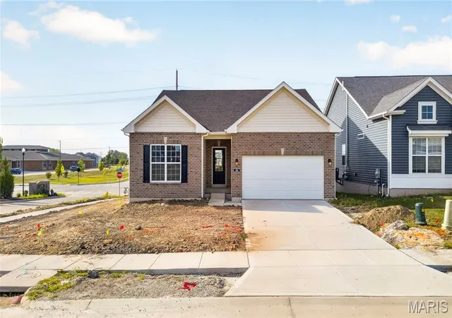 Photo 3 of Single family home for sale at 106 River Wind Dr, Saint Charles, MO 63301 | MLS# MIS26020588 | Listing updated on 2026-10-18