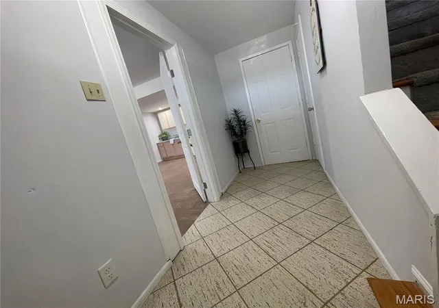 Photo 3 of Single family home for sale at 2543 Wesford Dr, Maryland Heights, MO 63043 | MLS# MIS26020590 | Listing updated on 2026-08-11