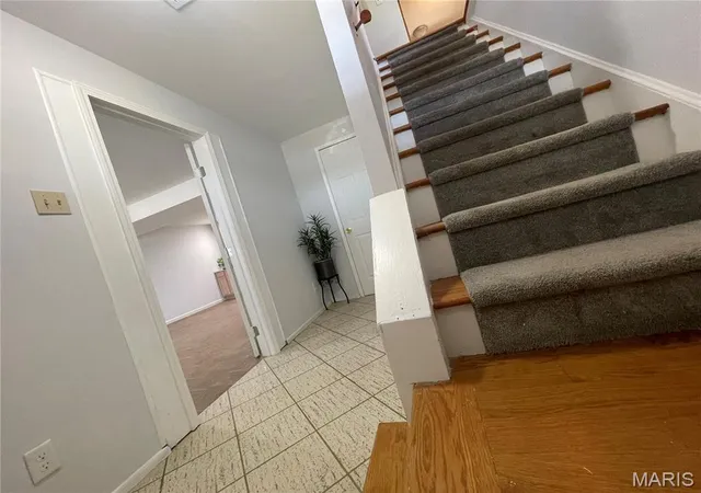 Photo 3 of Single family home for sale at 2543 Wesford Dr, Maryland Heights, MO 63043 | MLS# MIS26020590 | Listing updated on 2026-08-11