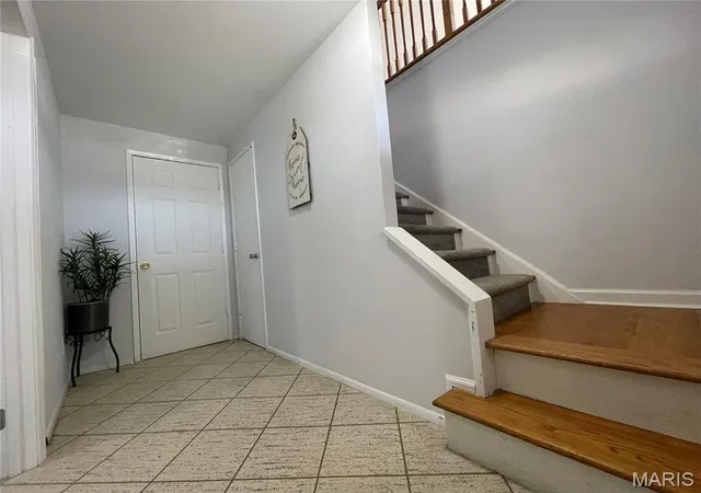 Photo 4 of Single family home for sale at 2543 Wesford Dr, Maryland Heights, MO 63043 | MLS# MIS26020590 | Listing updated on 2026-08-11