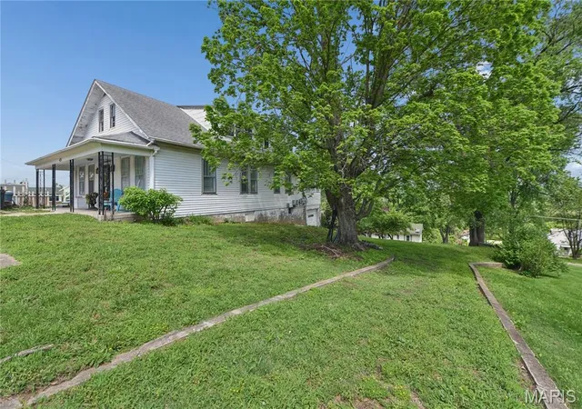 Homes for sale in Hermann, MO | 423 E 3Rd St, Hermann, MO 65041 | MLS# MIS26020670
