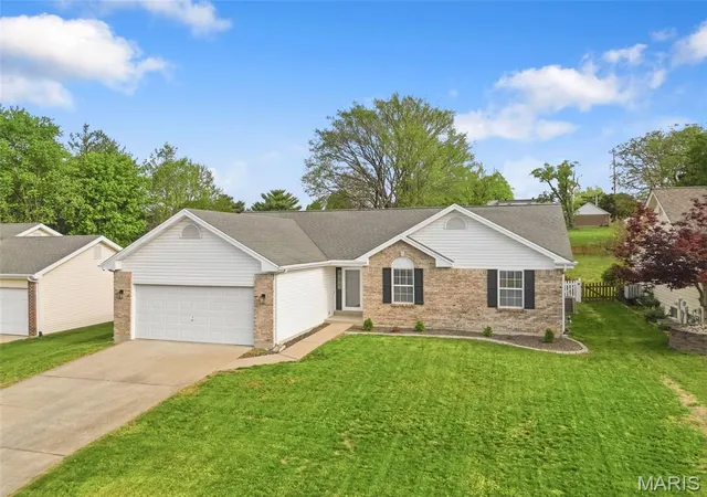 Photo 1 of Single Family Residence at 41 Mcclay Trail Dr, Saint Peters, MO 63376 | MLS# MIS26020729 | | Sold on 2026-05-15