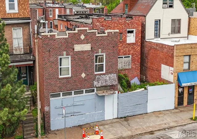 1st image of 3451 53 S Grand Blvd, Saint Louis, MO 63118 | MLS# MIS26020836