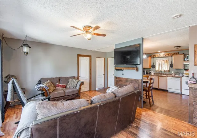 Photo 3 of Manufactured Home at 19910 Bcr 458, Marble Hill, MO 63764 | MLS# MIS26020896 | | Sold on 2026-05-13