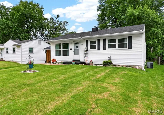 Photo 1 of Single family home for sale at 730 Babler Dr, Florissant, MO 63031 | MLS# MIS26021053 | Listing updated on 2026-10-02