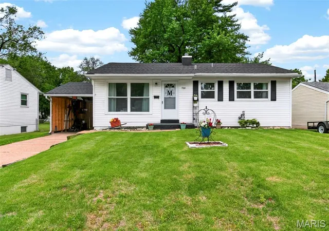 Photo 2 of Single family home for sale at 730 Babler Dr, Florissant, MO 63031 | MLS# MIS26021053 | Listing updated on 2026-10-02