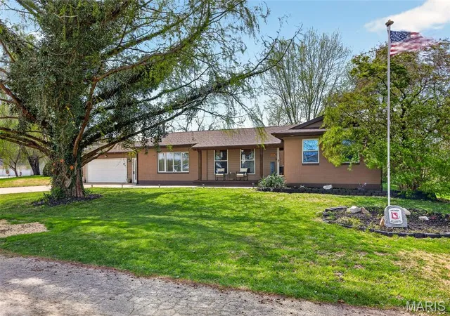 Homes for sale in Clarksville, MO | 115 Carroll Dr, Clarksville, MO 63336 | MLS# MIS26021097