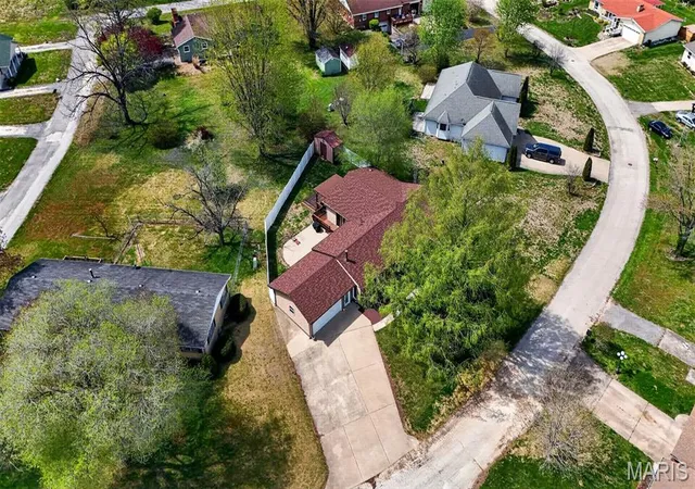 Homes for sale in Clarksville, MO | 115 Carroll Dr, Clarksville, MO 63336 | MLS# MIS26021097
