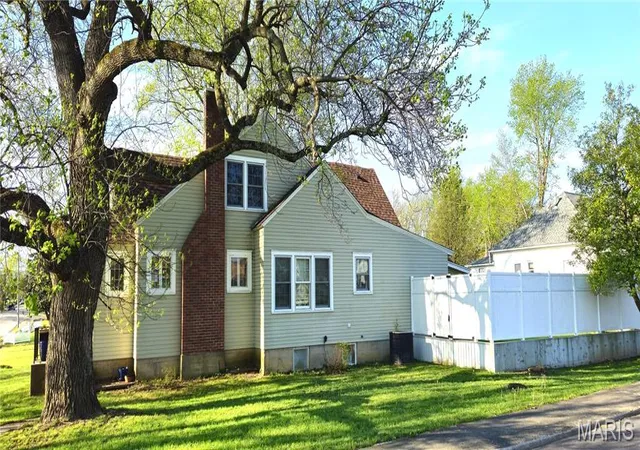 Homes for sale in Salem, MO | 3 N Jackson St, Salem, MO 65560 | MLS# MIS26021127