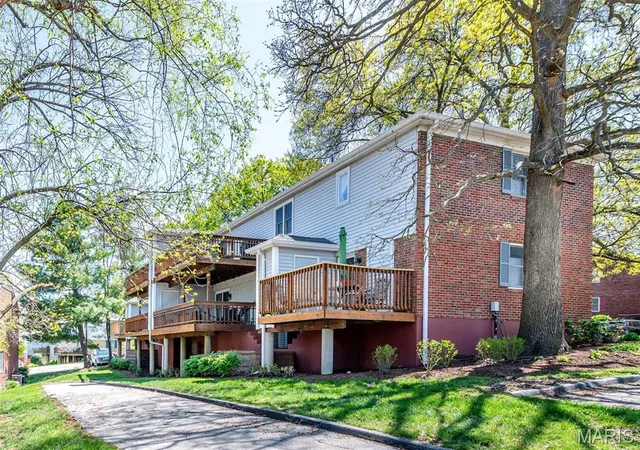 22nd image of 9039 W Swan Cir, Saint Louis, MO 63144 | MLS# MIS26021128