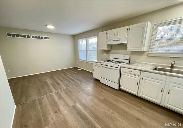 Photo 4 of Single family home for sale at 10149 Royal Dr, St Louis, MO 63136 | MLS# MIS26021250 | Listing updated on 2026-09-30