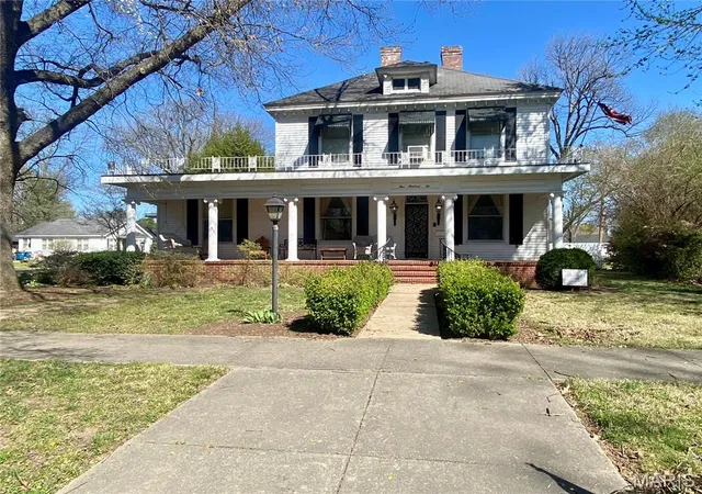 1st image of 502 E Commercial St, Charleston, MO 63834 | MLS# MIS26021257