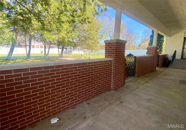 23rd image of 502 E Commercial St, Charleston, MO 63834 | MLS# MIS26021257