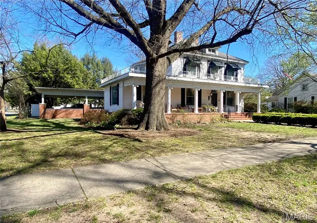 3rd image of 502 E Commercial St, Charleston, MO 63834 | MLS# MIS26021257