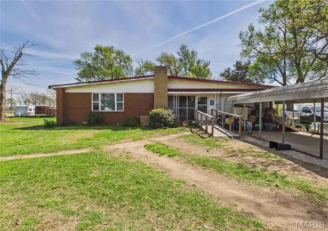 Homes for sale in Bernie, MO | 640 Bowman Ct, Bernie, MO 63822 | MLS# MIS26021335