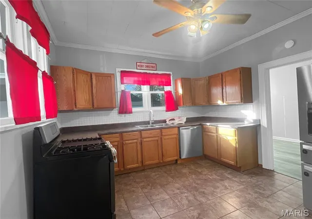 Homes for sale in Collinsville, IL | 400 Rebecca Ave, Collinsville, IL 62234 | MLS# MIS26021387