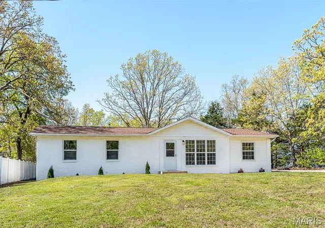 Homes for sale in Sullivan, MO | 2640 Hwy H, Sullivan, MO 63080 | MLS# MIS26021410