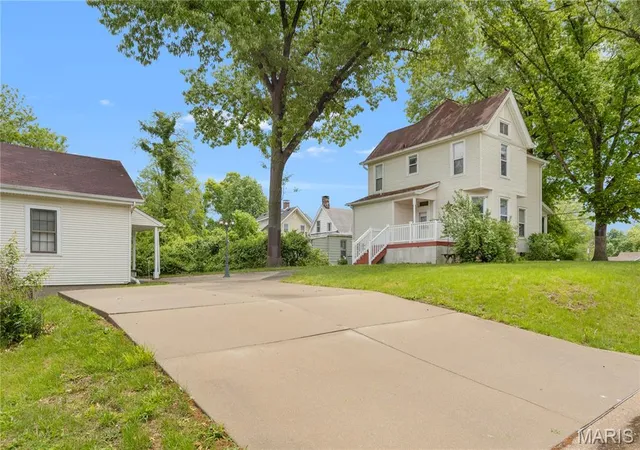 Photo 41 of Single family home for sale at 3302 College Ave, Alton, IL 62002 | MLS# MIS26021418 | Listing updated on 2026-09-13