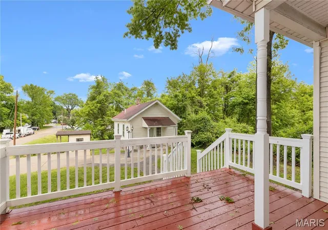 Photo 4 of Single family home for sale at 3302 College Ave, Alton, IL 62002 | MLS# MIS26021418 | Listing updated on 2026-09-14