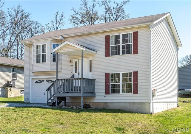 Homes for sale in St Clair, MO | 1308 Wildwood Dr, St Clair, MO 63077 | MLS# MIS26021425
