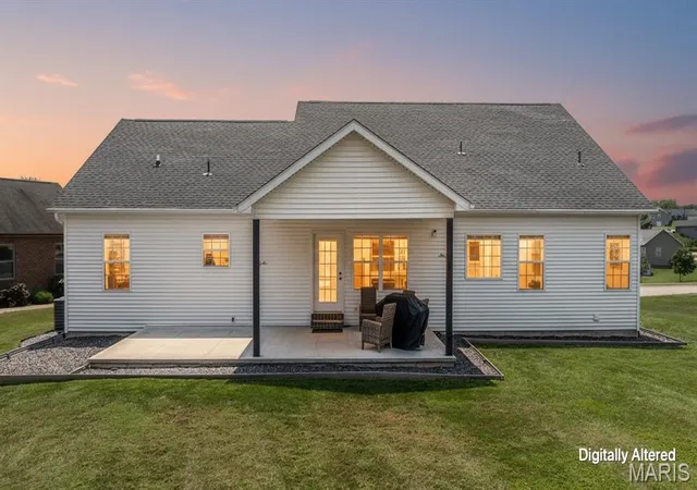 Photo 3 of Sale Pending at 3040 Clear Spring Pl, Jackson, MO 63755 | MLS# MIS26021447 | Listing updated on 2026-08-24