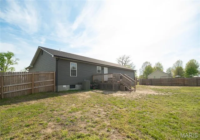 Homes for sale in Sikeston, MO | 166 Cypress Dr, Sikeston, MO 63801 | MLS# MIS26021459