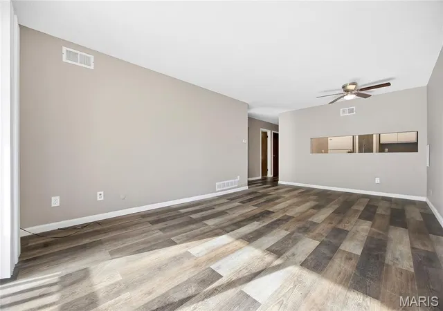 Listing Photo 4 - Condo for sale in building located at 444 N Clay Ave, Kirkwood, MO 63122 - Unit #3L