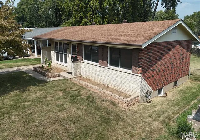 Photo 1 of Single family home for sale at 1445 Bobbinray Ave, Florissant, MO 63031 | MLS# MIS26021522 | Listing updated on 2026-09-23