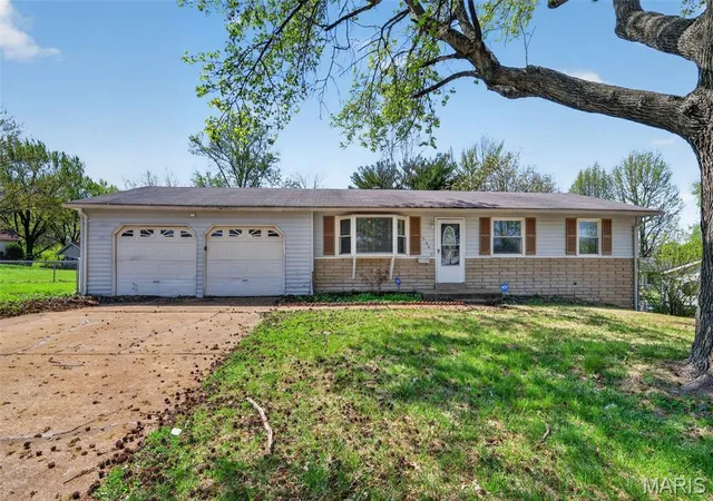 Homes for sale in Saint Louis, MO | 504 Topaz Ave, Saint Louis, MO 63137 | MLS# MIS26021536