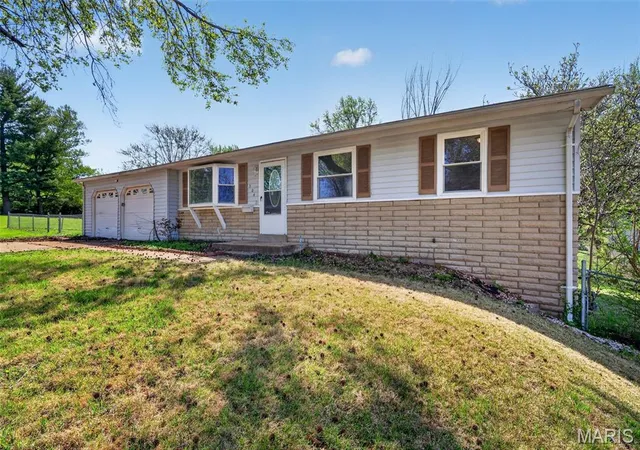 Homes for sale in Saint Louis, MO | 504 Topaz Ave, Saint Louis, MO 63137 | MLS# MIS26021536