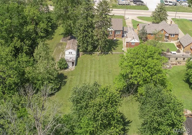 Homes for sale in Belleville, IL | 304 South Belt West, Belleville, IL 62220 | MLS# MIS26021569