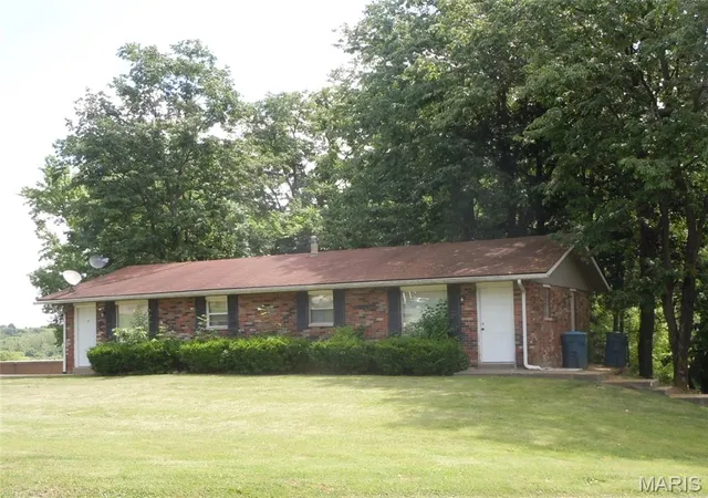 Homes for sale in Collinsville, IL | 1100 Arrowhead Dr, Collinsville, IL 62234 | MLS# MIS26021602