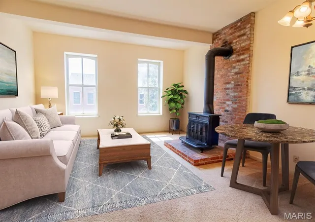 Photo 2 of Sale Pending at 2343 Menard St, Saint Louis, MO 63104 | MLS# MIS26021615 | Listing updated on 2026-08-10